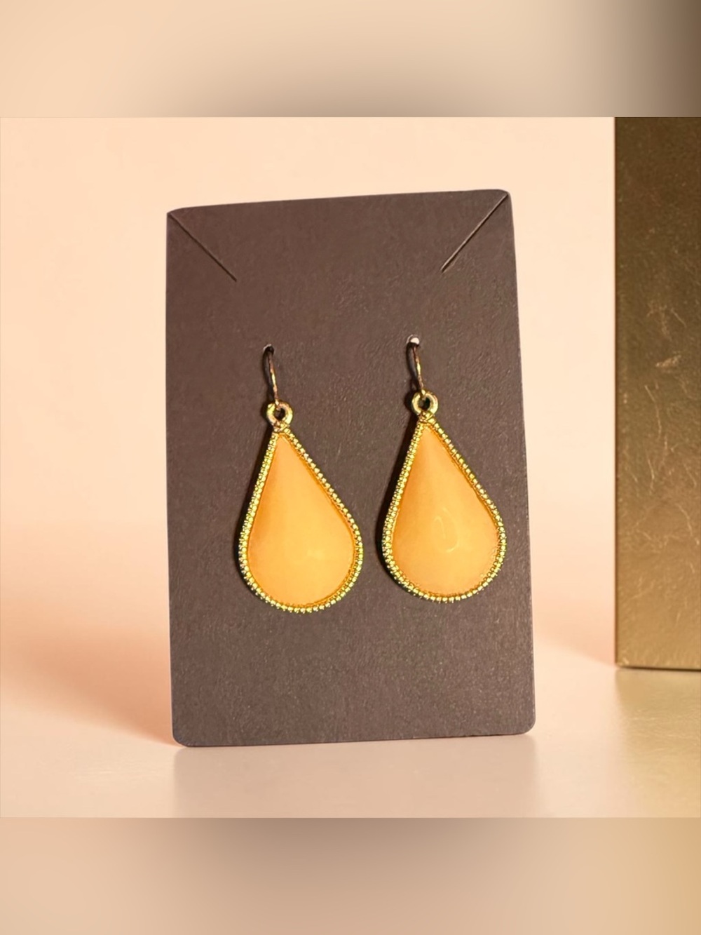 💛Butterscotch Faceted Resin Teardrop Gold-Tone Frame Drop Earrings/NWOT💛